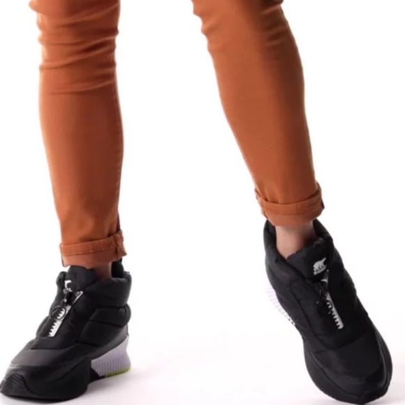 Sorel Out N About III Waterproof Puffy Zip Boots 9 NWT - Picture 8 of 11